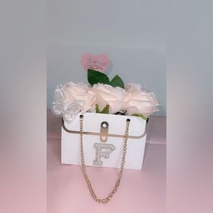 Long lasting flowers: size- S